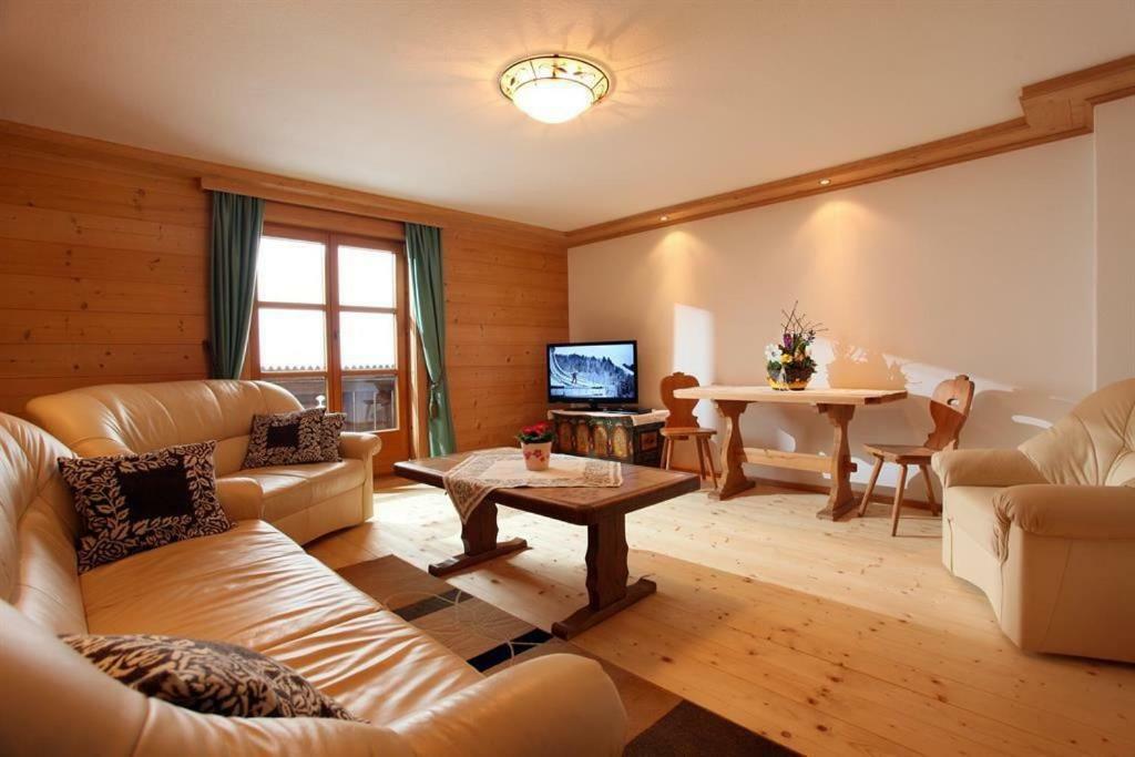 Apartamento Haus Waldhof Brixen im Thale Exterior foto